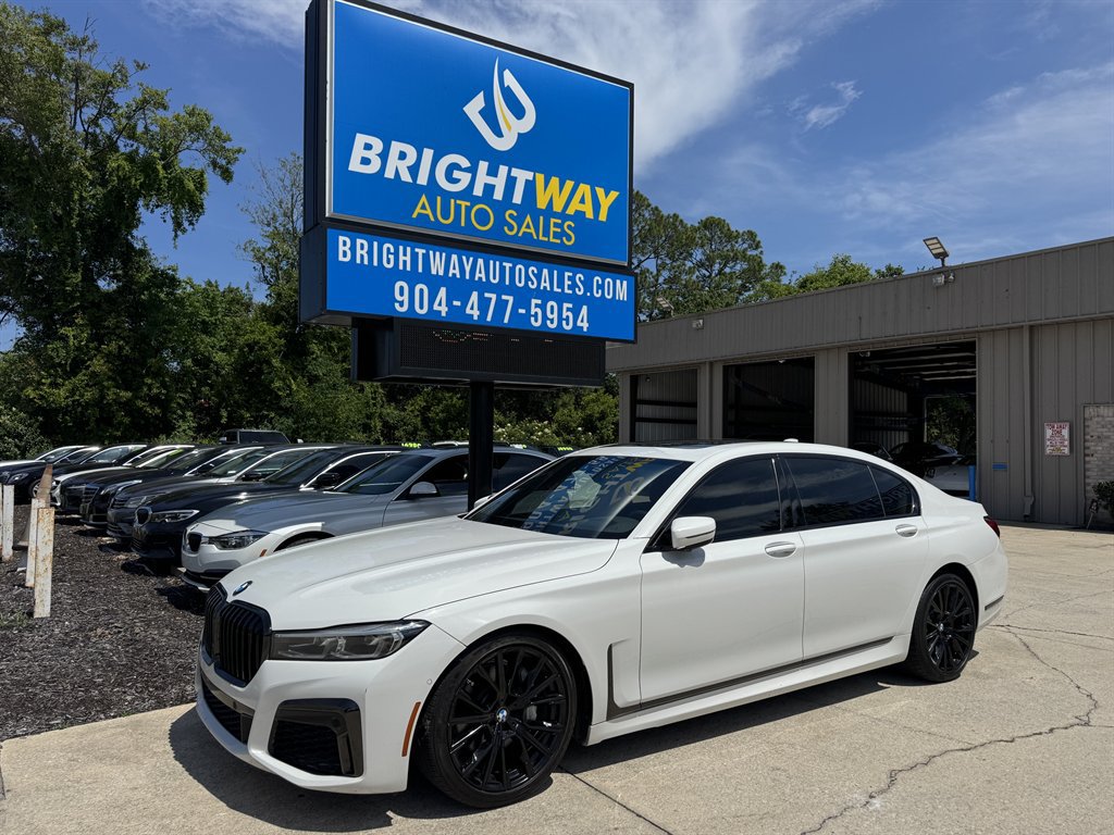 Used 2021 BMW 740i w/ M Sport Package RWD image 1