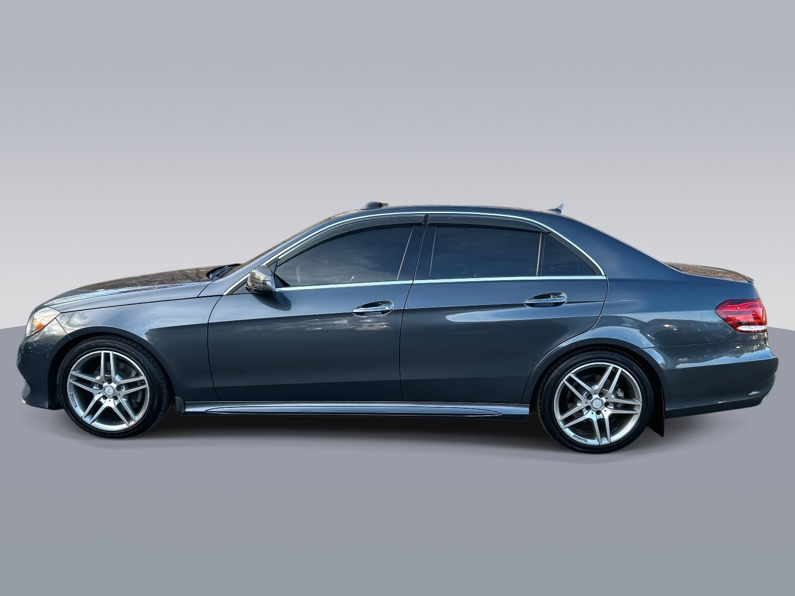 Used 2014 Mercedes-Benz E 350 4MATIC Sedan image 6