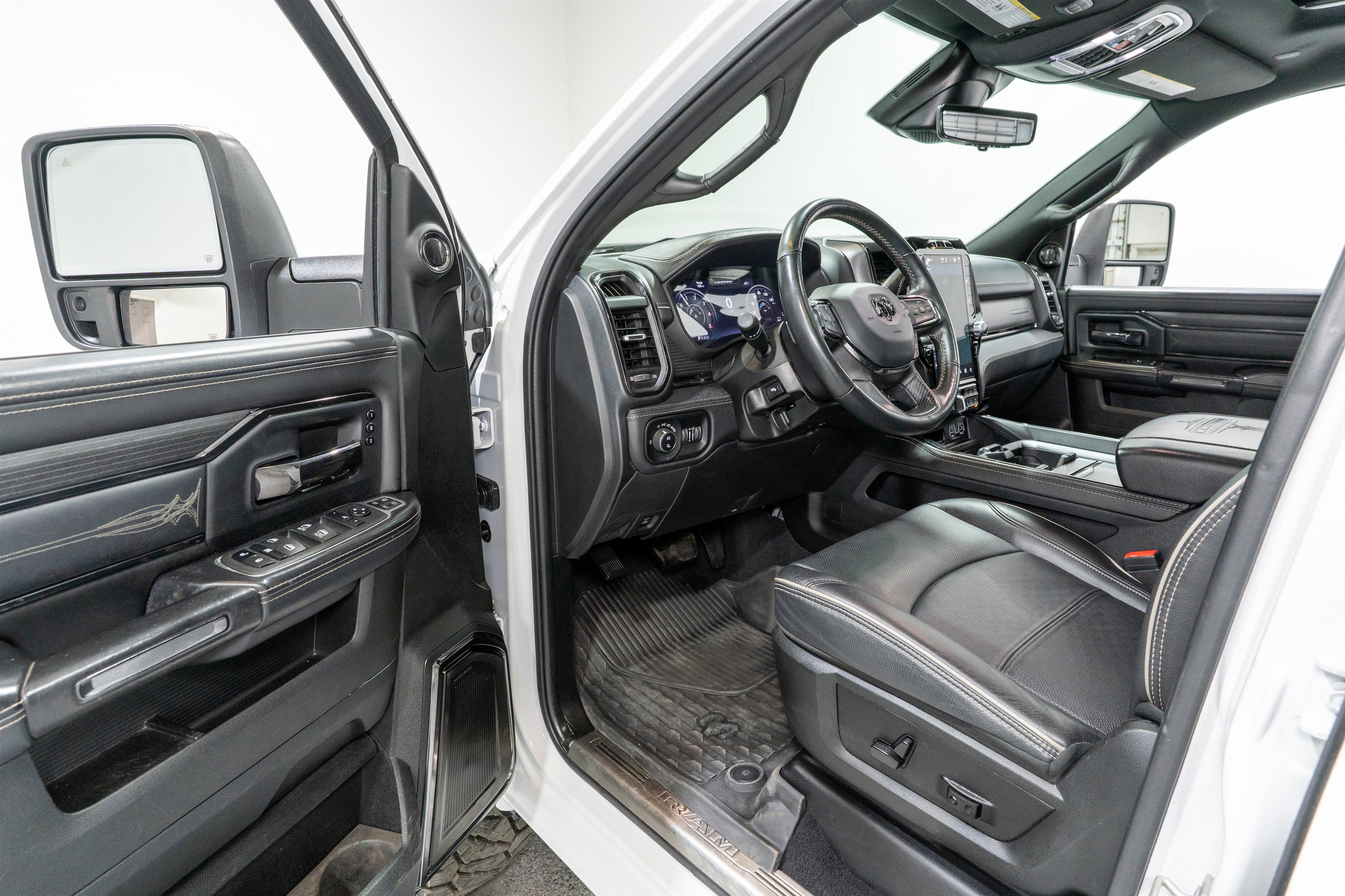 Used 2024 RAM 3500 Limited image 14