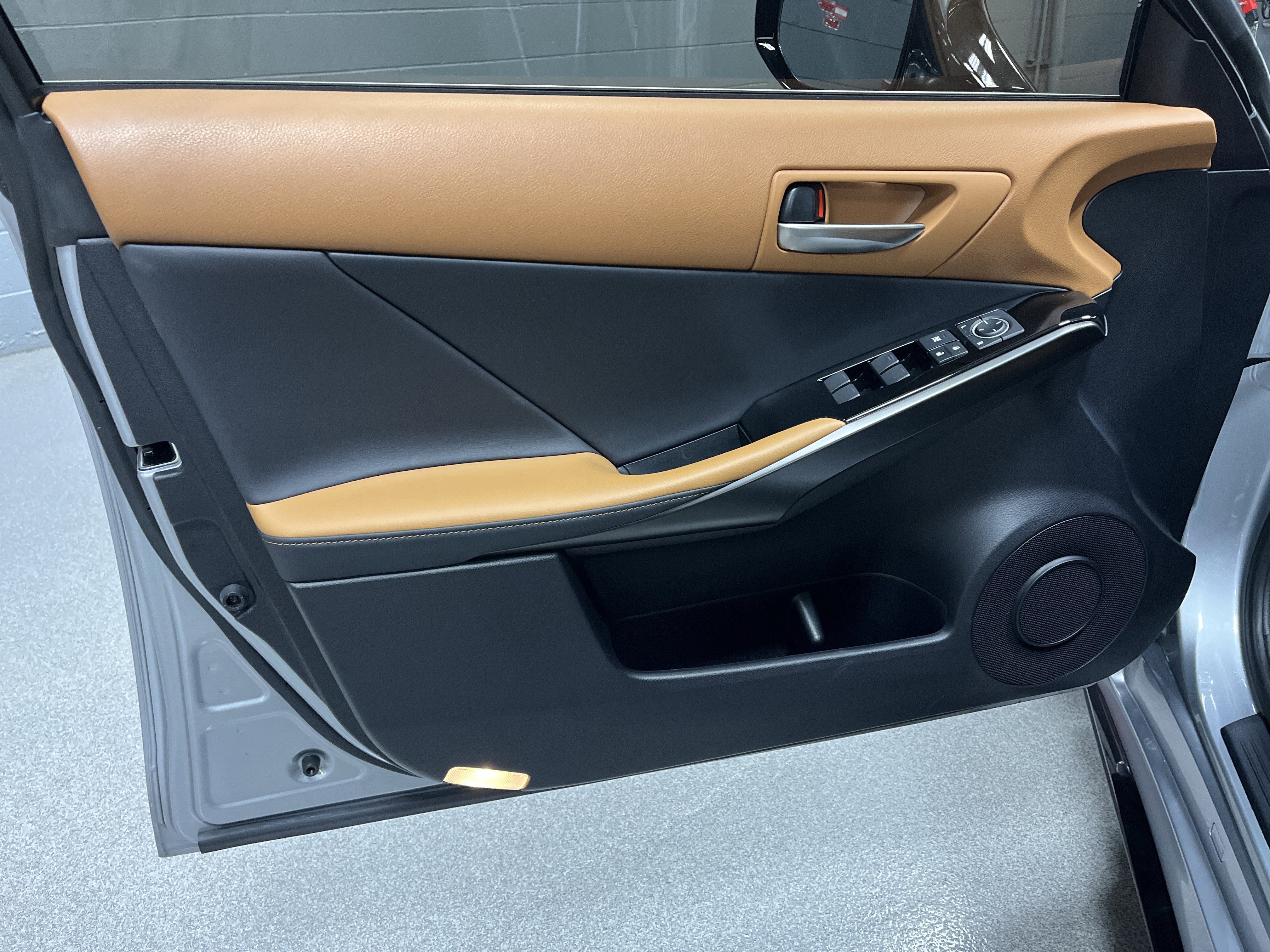 Used 2025 Lexus IS 350 F Sport image 14