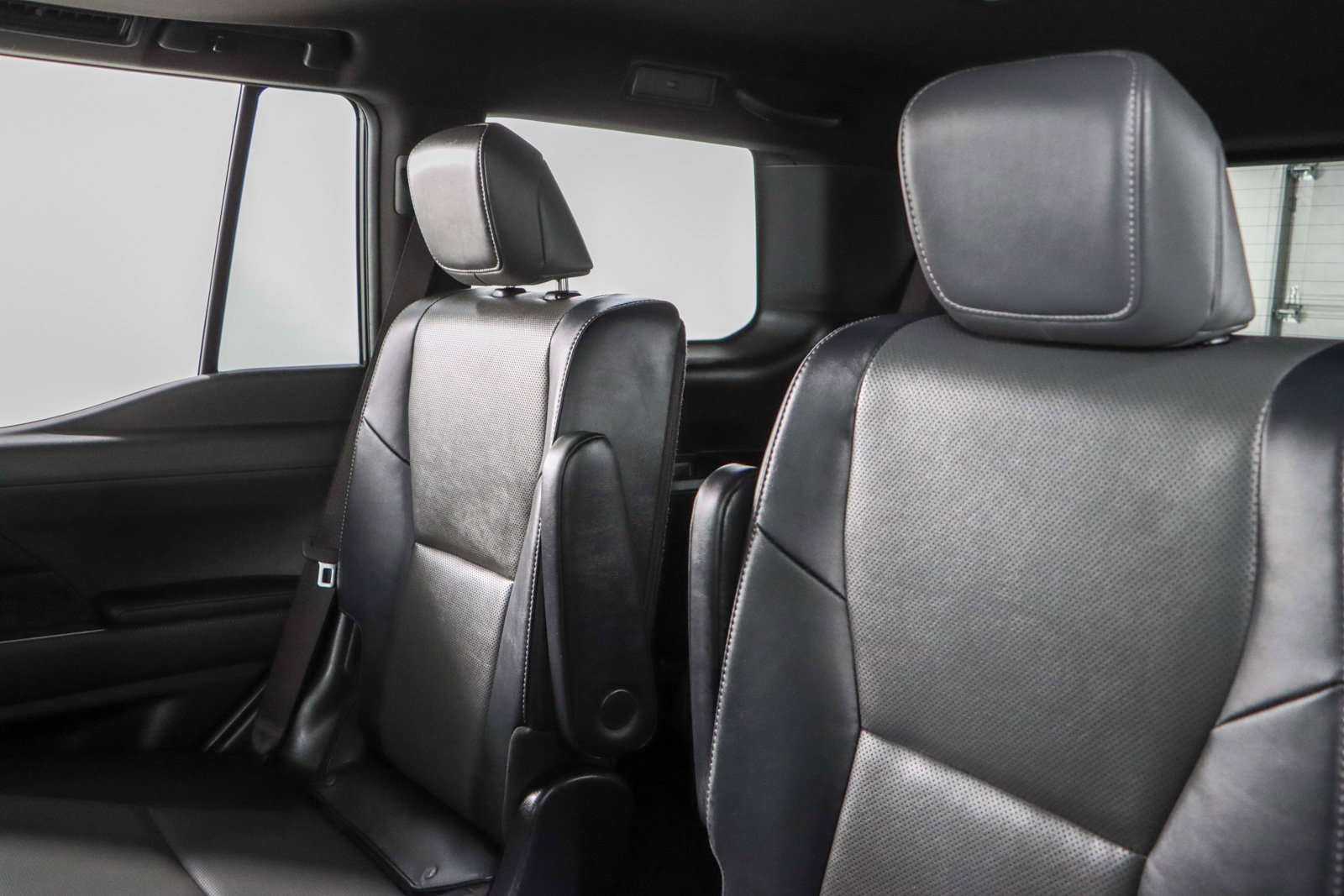 Used 2025 Lexus GX 550 w/ Accessory Package (2T) image 26