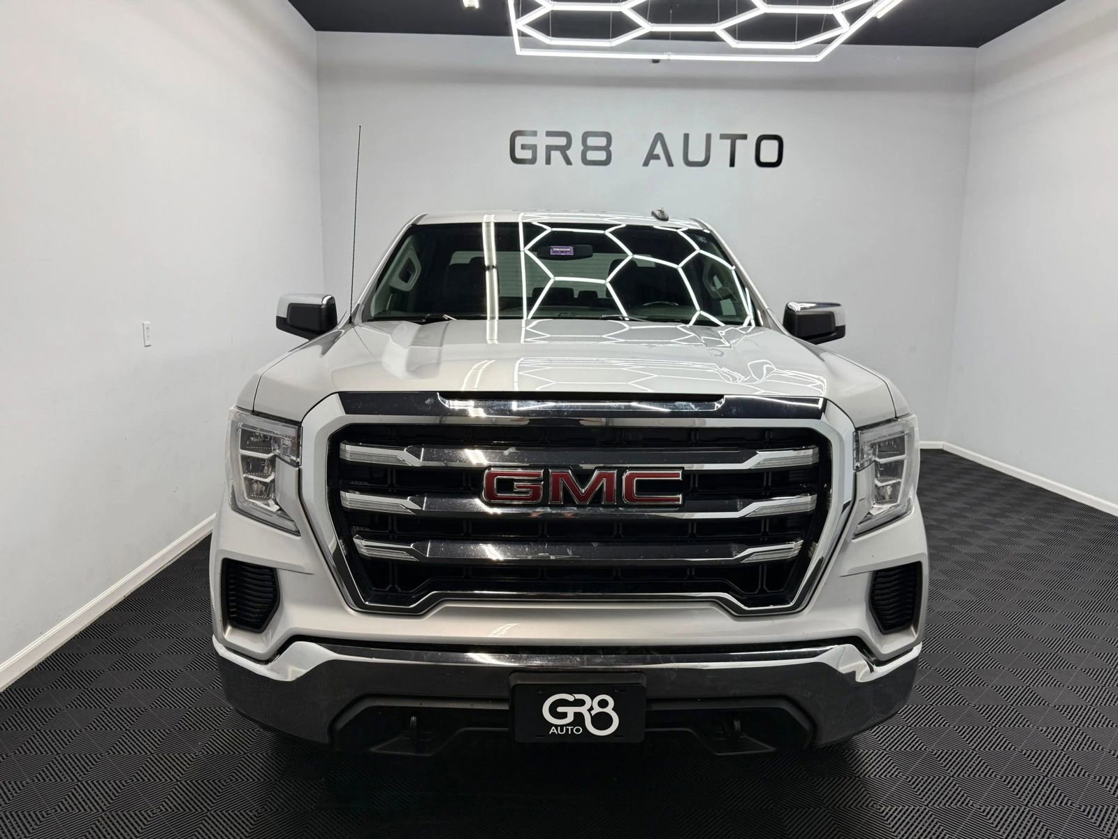 Used 2022 GMC Sierra 1500 SLE w/ X31 Off-Road Package AWD/4WD image 2