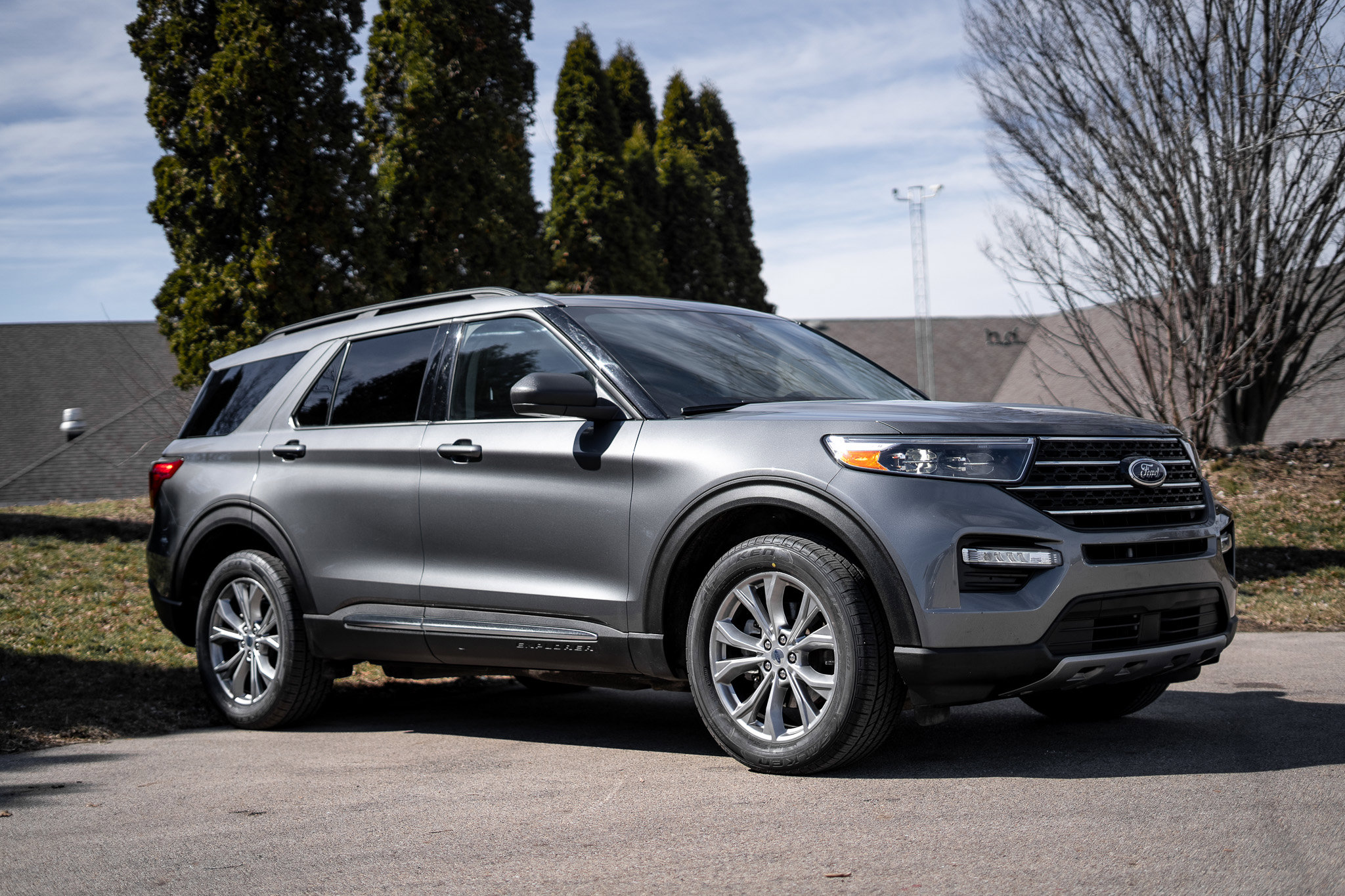 Used 2023 Ford Explorer XLT w/ Equipment Group 202A image 3