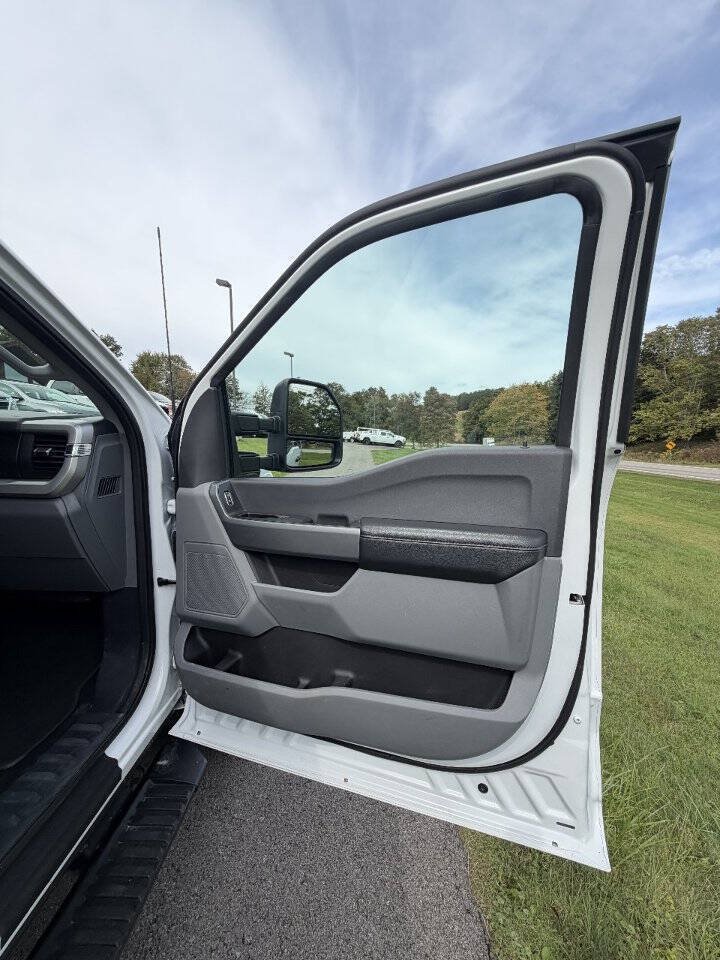 Used 2024 Ford F250 XLT AWD/4WD image 32