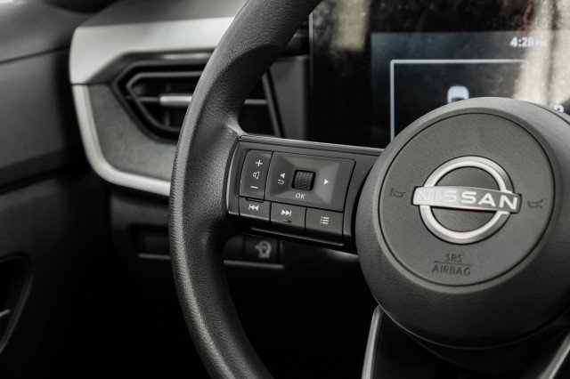 Used 2025 Nissan Kicks SV image 15