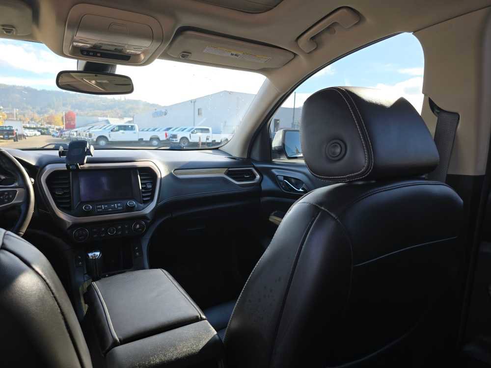 Used 2018 GMC Acadia Denali w/ Technology Package image 14