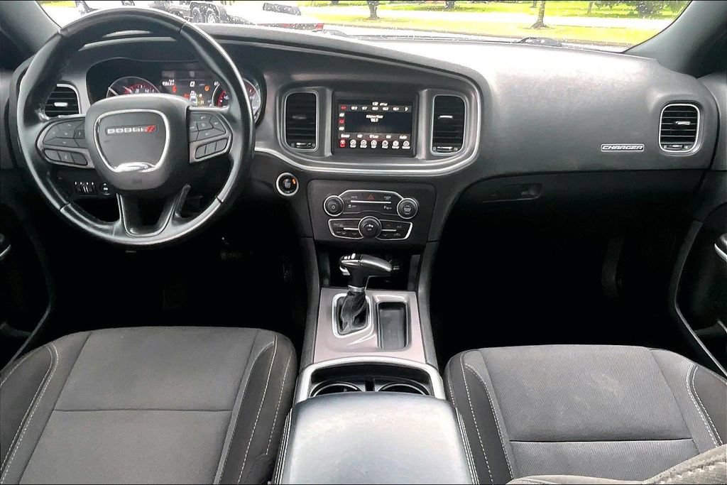 Used 2022 Dodge Charger SXT RWD image 11