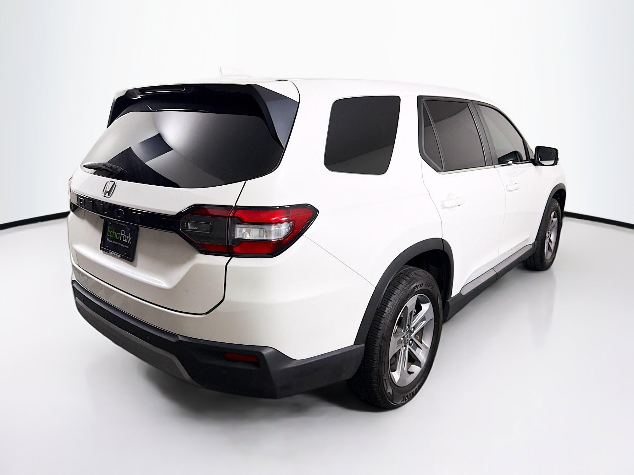 Used 2025 Honda Pilot EX-L image 9