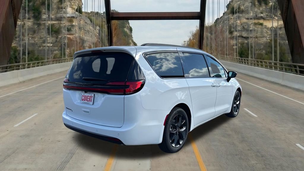 New 2026 Chrysler Pacifica Select w/ S Appearance Package FWD image 10