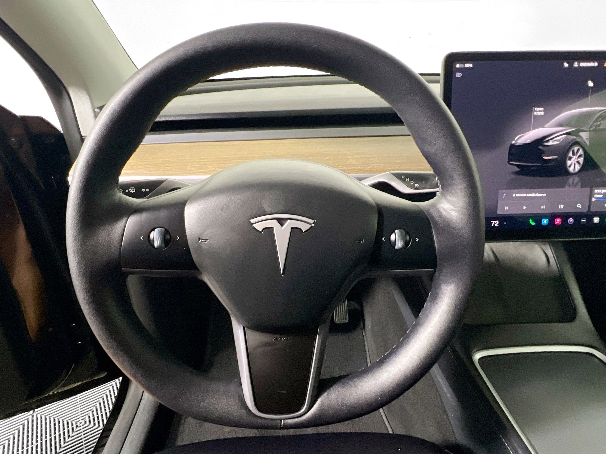 Used 2024 Tesla Model Y 2WD image 17