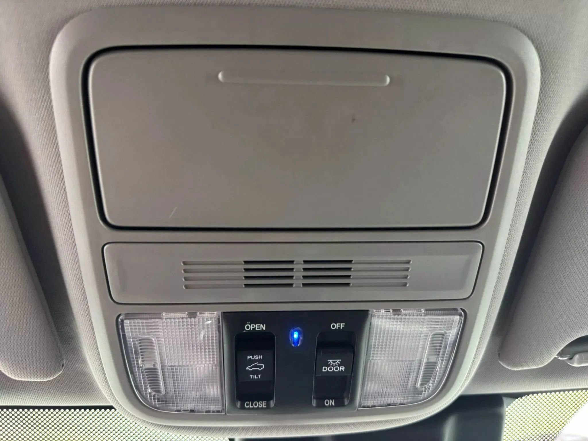 Used 2018 Honda Odyssey EX-L image 22
