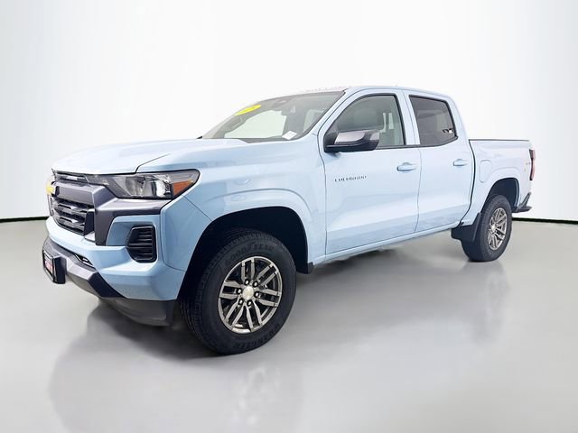 Used 2025 Chevrolet Colorado LT w/ Advanced Trailering Package image 3