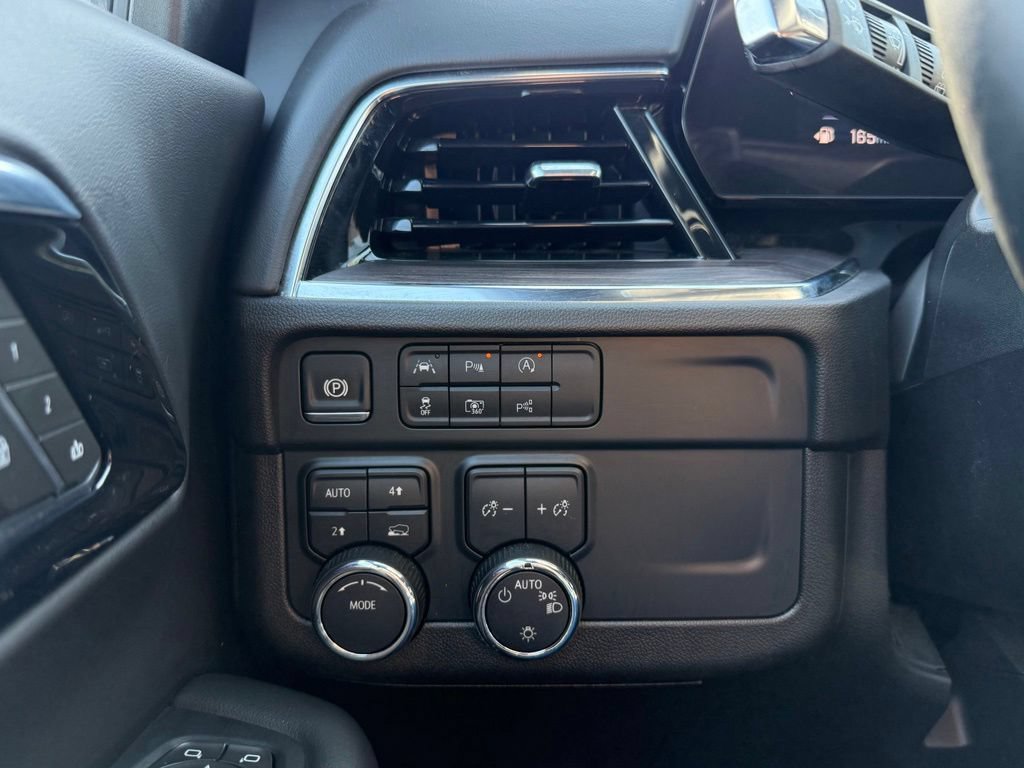 Used 2025 Chevrolet Tahoe LT AWD/4WD image 13