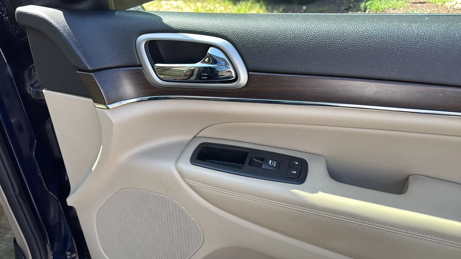 Used 2018 Jeep Grand Cherokee Limited AWD/4WD image 21
