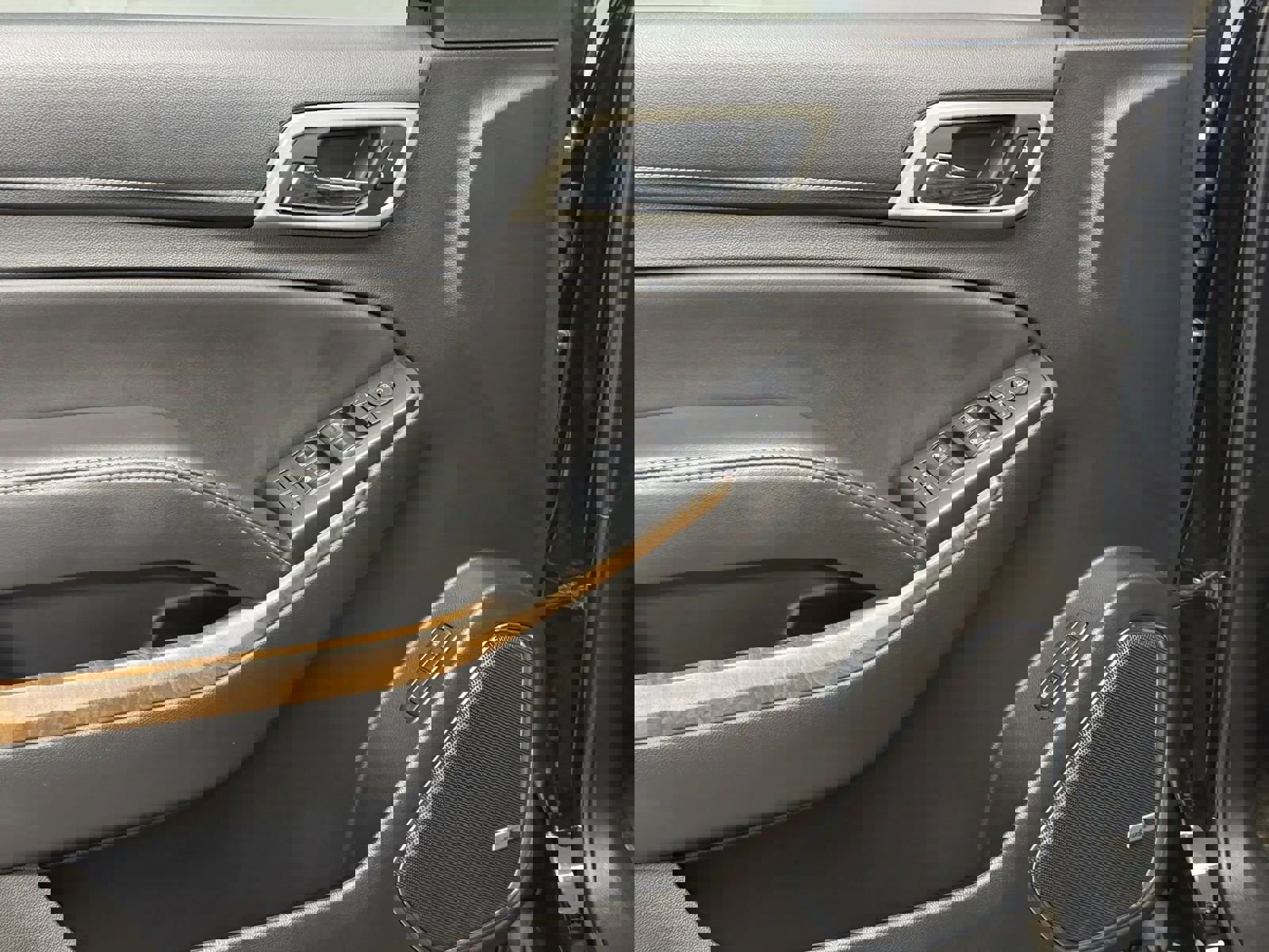 Used 2018 GMC Yukon Denali w/ Denali Ultimate Package image 29