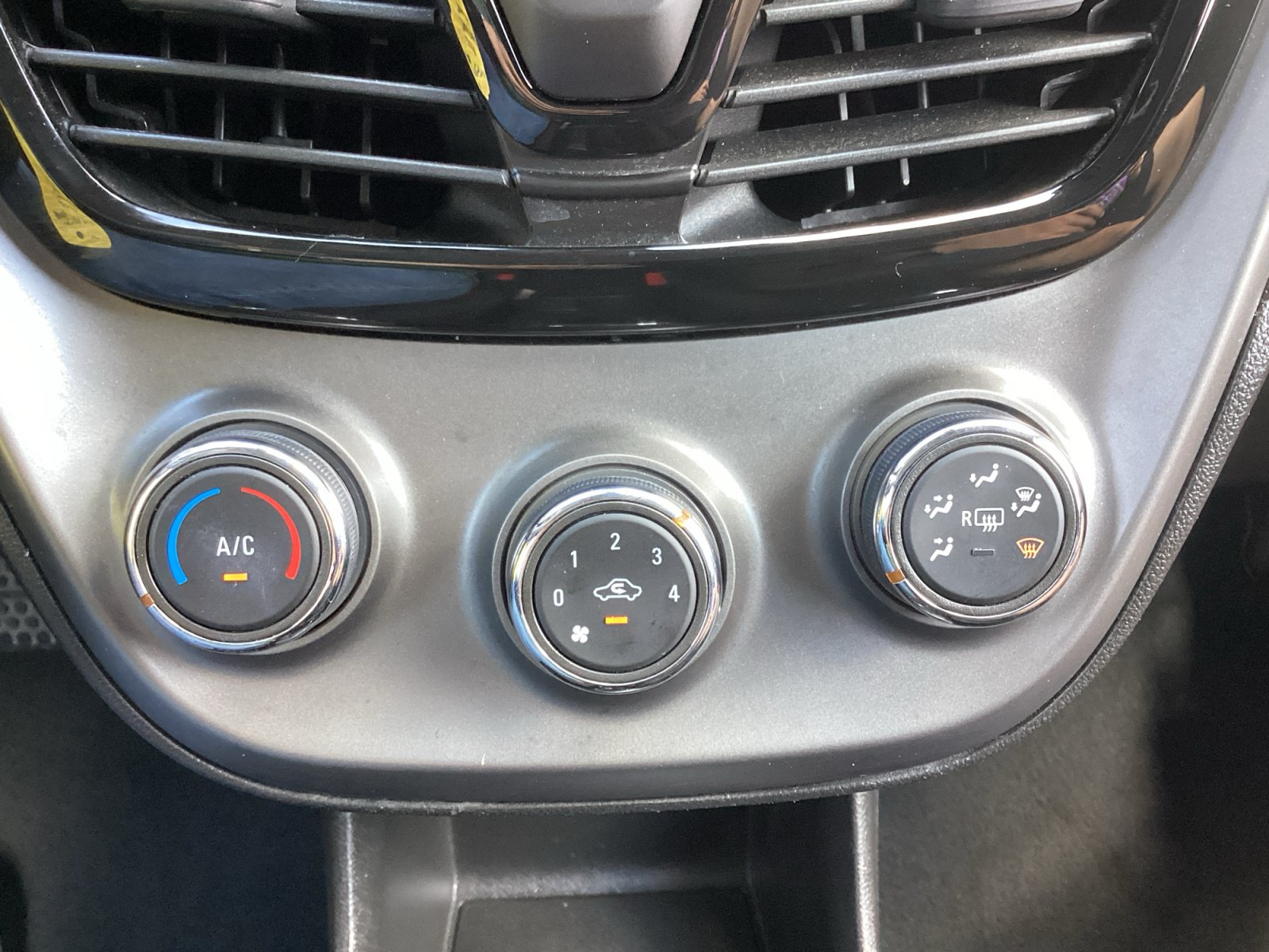 Used 2019 Chevrolet Spark LS FWD image 20