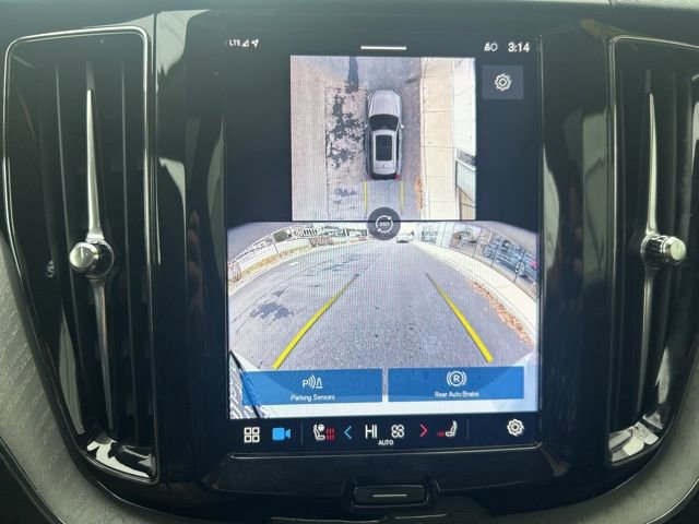 Certified 2025 Volvo XC60 B5 Plus image 23