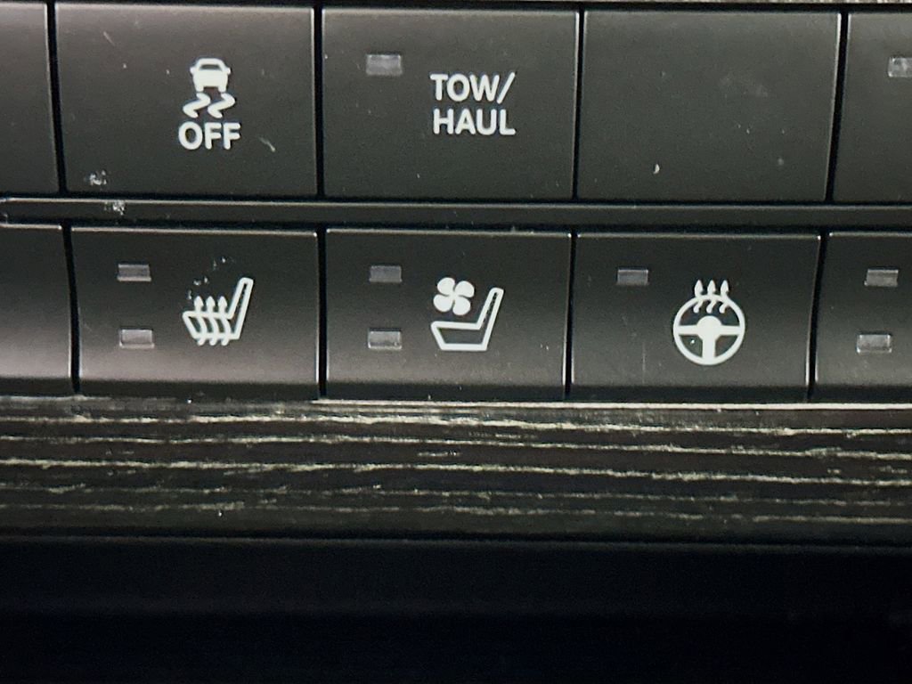 Used 2016 RAM 2500 Limited AWD/4WD image 24