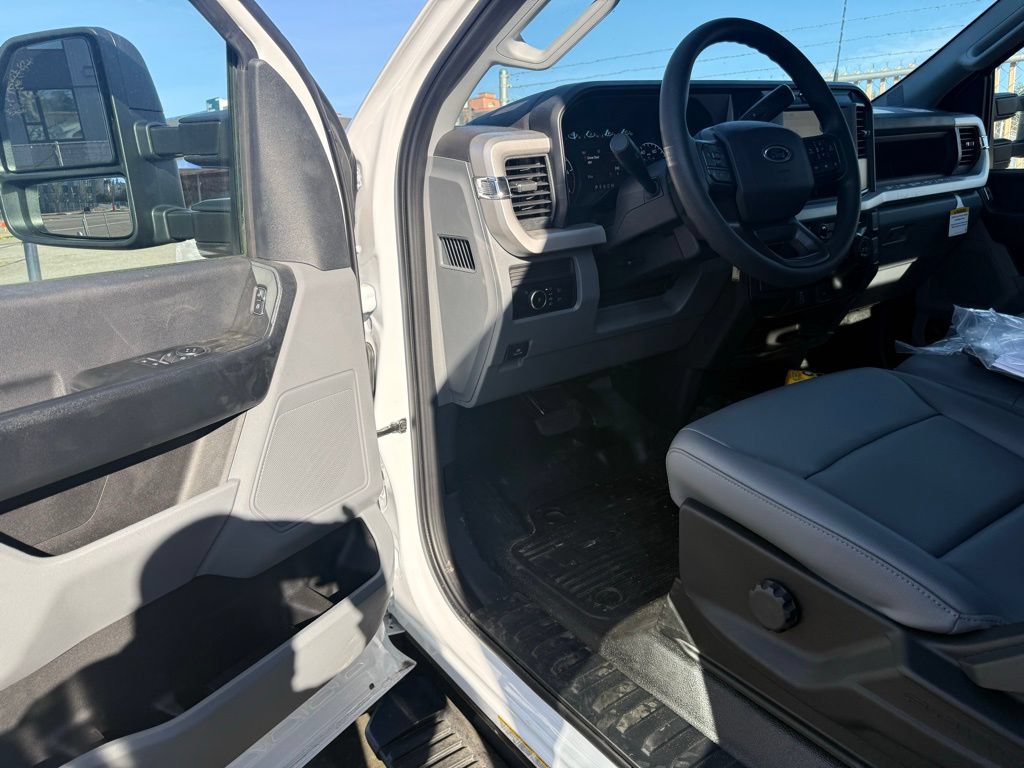 New 2025 Ford F450 XL w/ XL Chrome Package AWD/4WD image 27