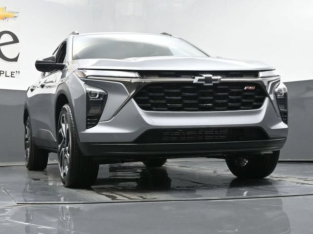 New 2026 Chevrolet Trax RS w/ Sunroof Package FWD image 3