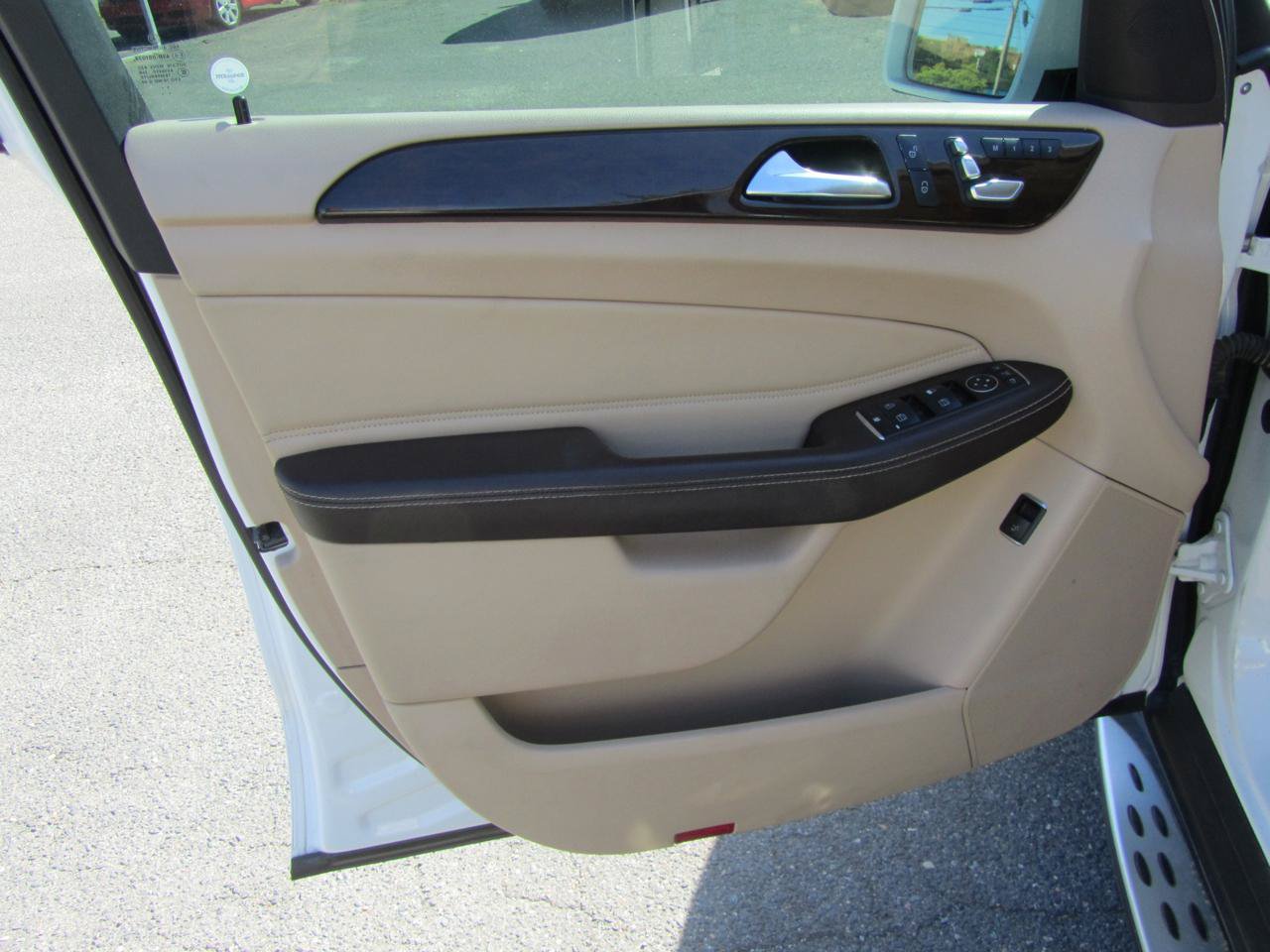 Used 2016 Mercedes-Benz GLE 350 w/ Premium Package image 18
