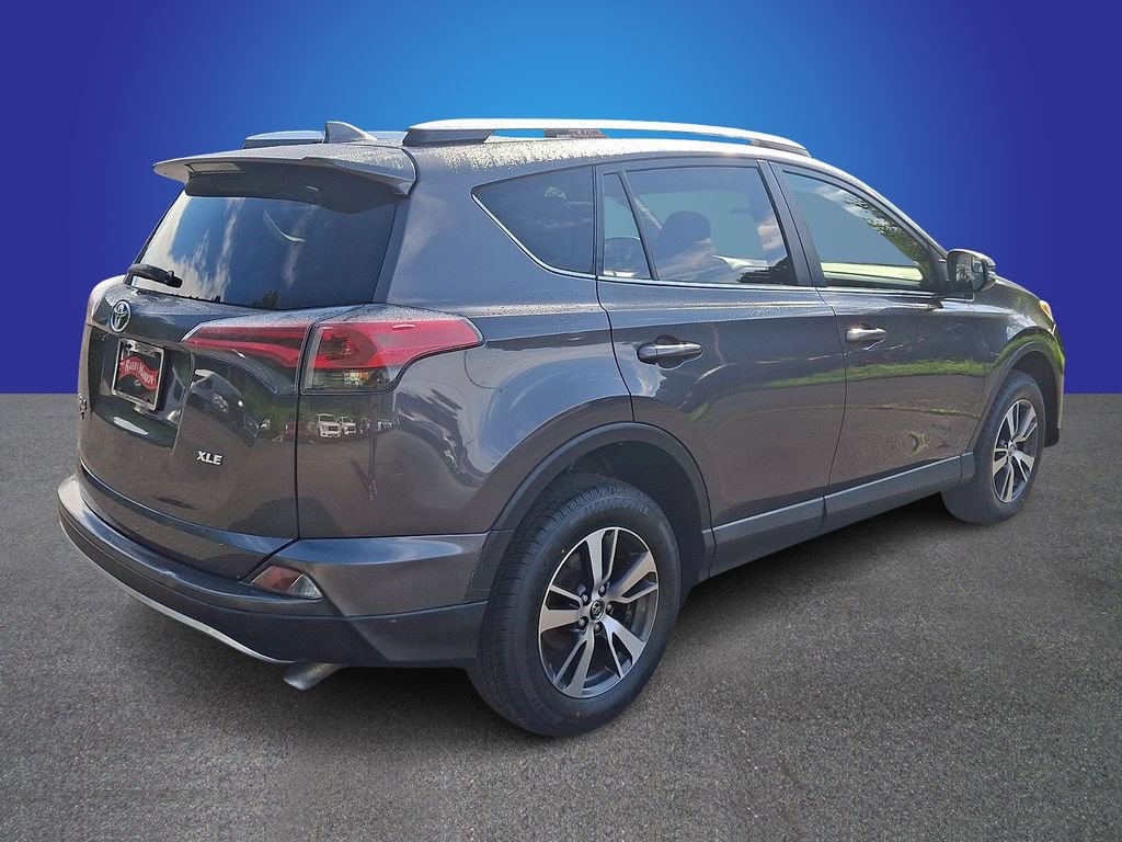 Used 2016 Toyota RAV4 XLE w/ Preferred Accessory Package FWD image 4
