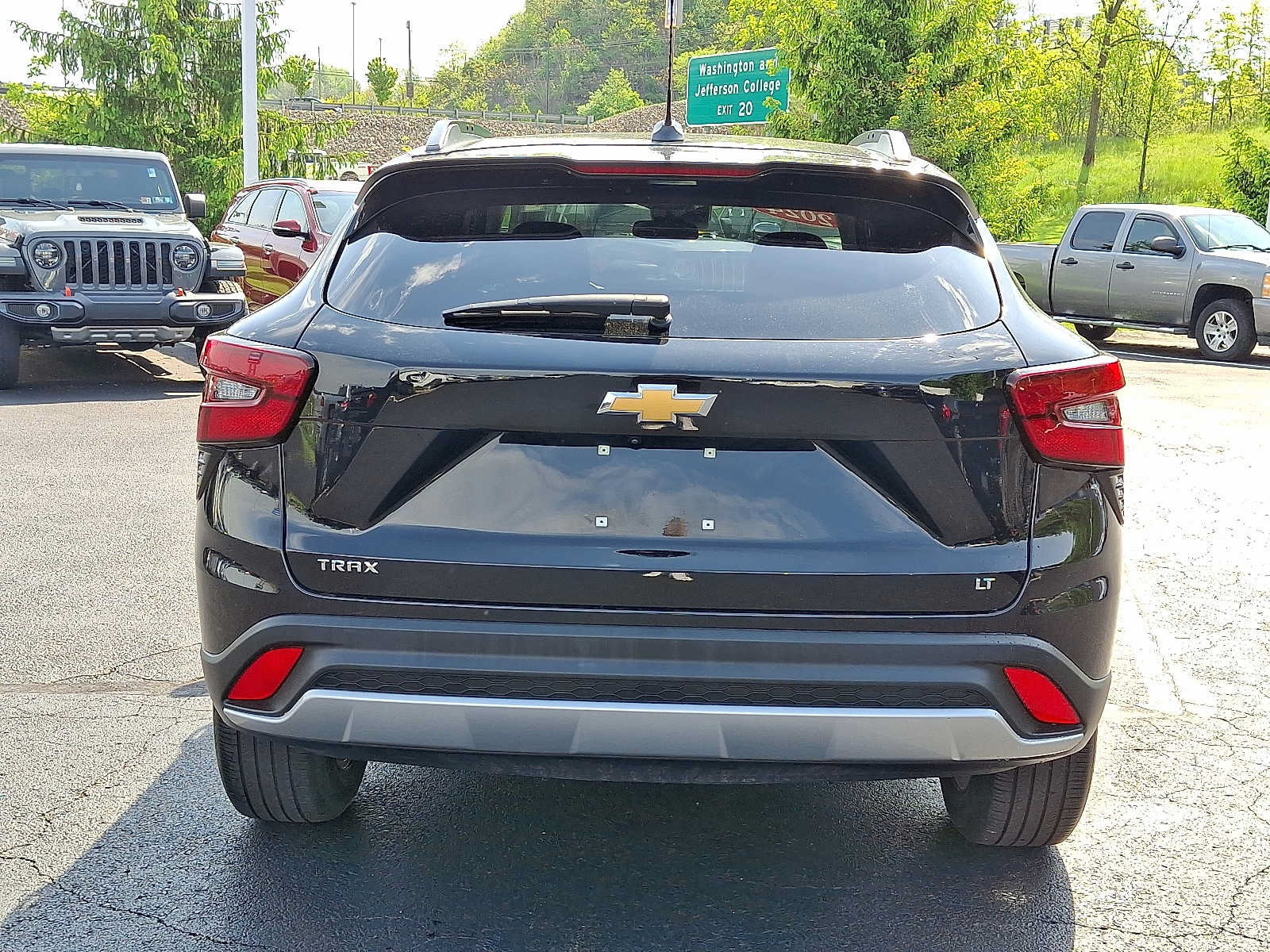Used 2024 Chevrolet Trax LT FWD image 5
