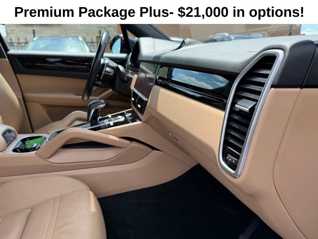 Used 2020 Porsche Cayenne E-Hybrid w/ Premium Plus Package AWD/4WD image 31