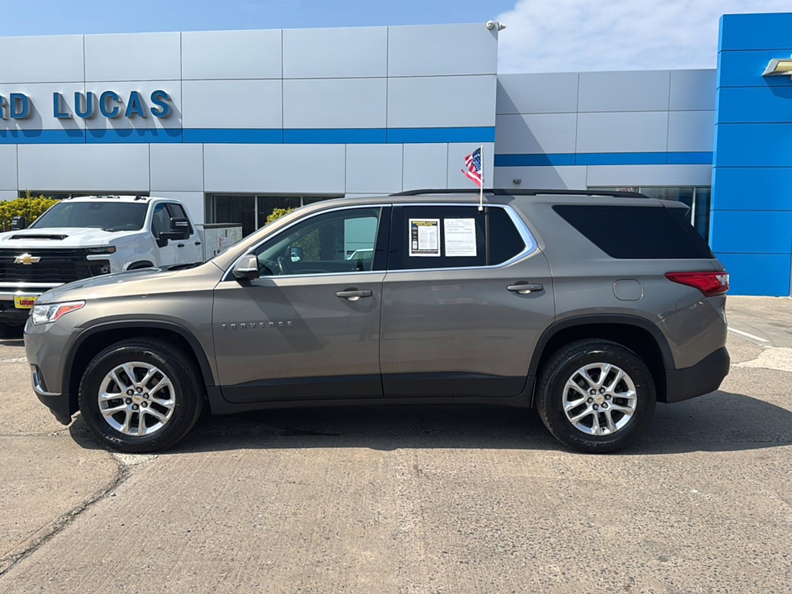 Used 2019 Chevrolet Traverse LT FWD image 8