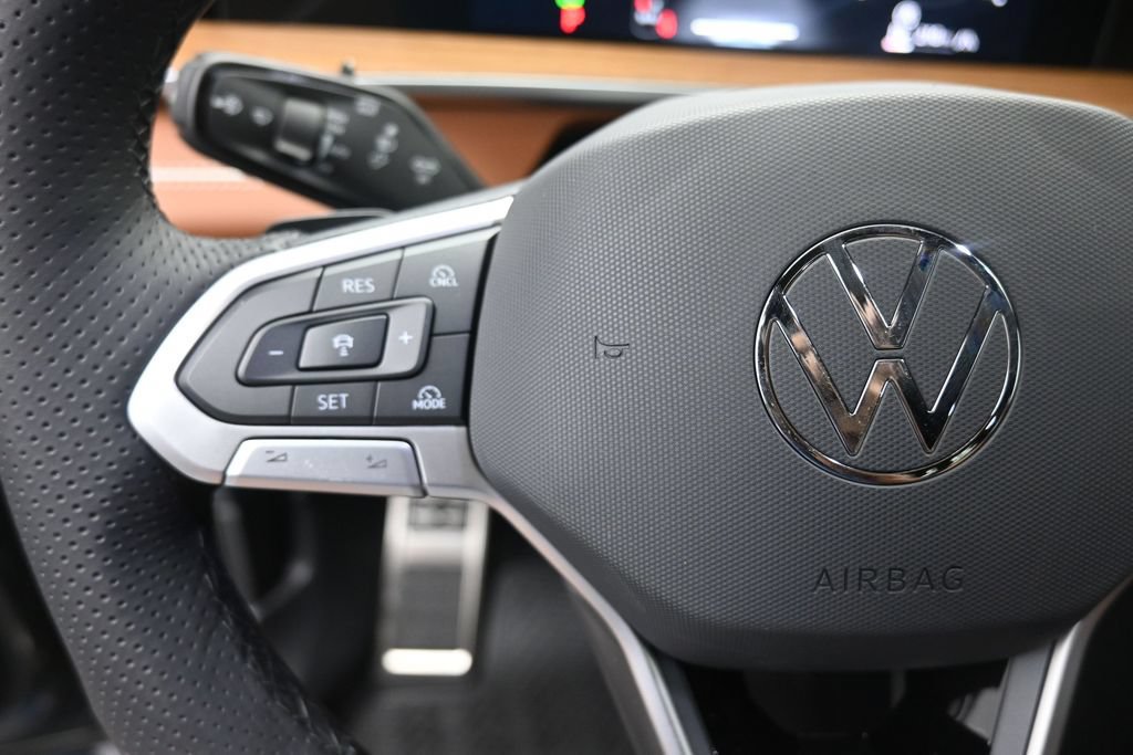New 2026 Volkswagen Tiguan SEL R-Line AWD/4WD image 15