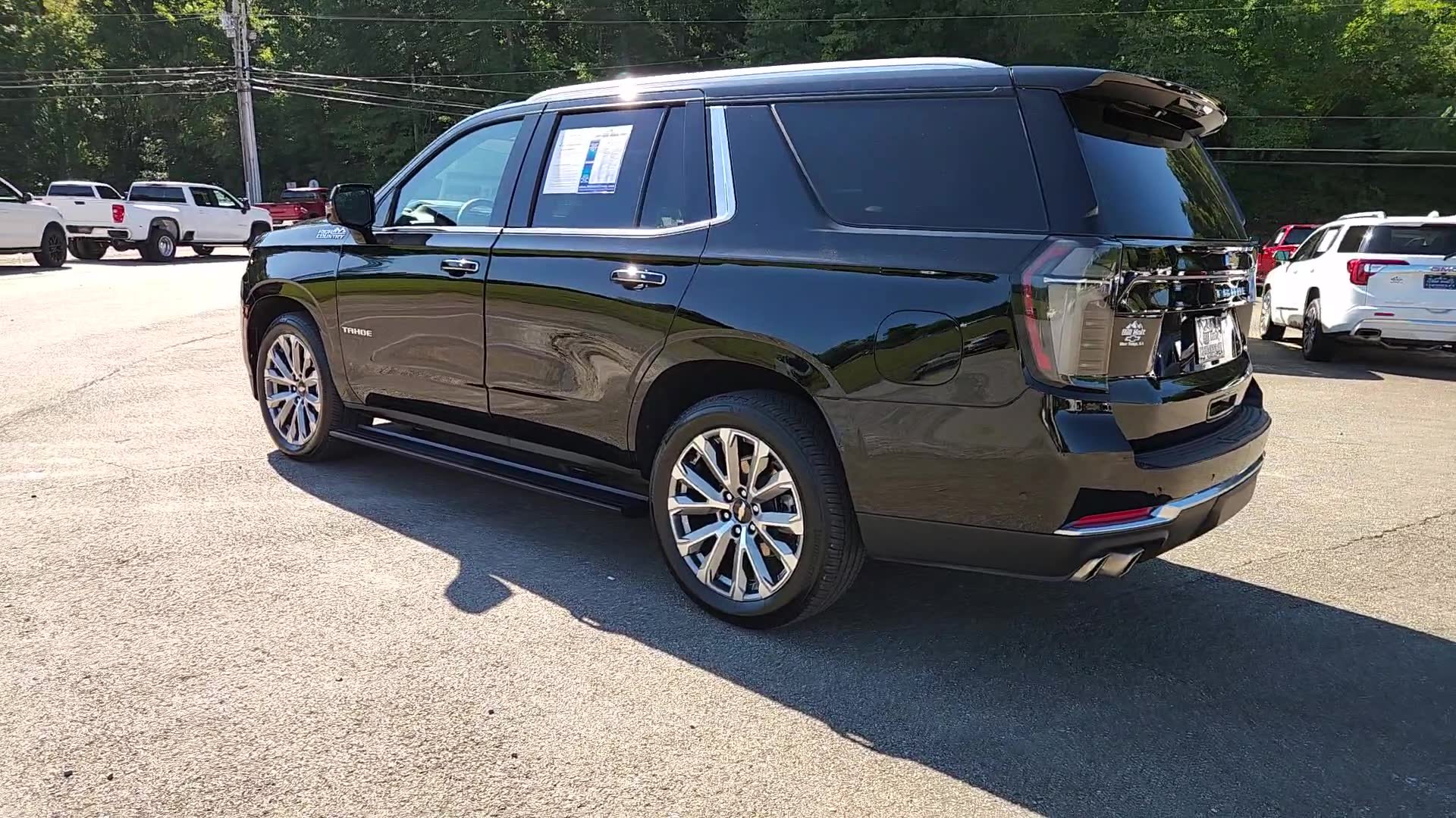 Used 2025 Chevrolet Tahoe High Country AWD/4WD image 14