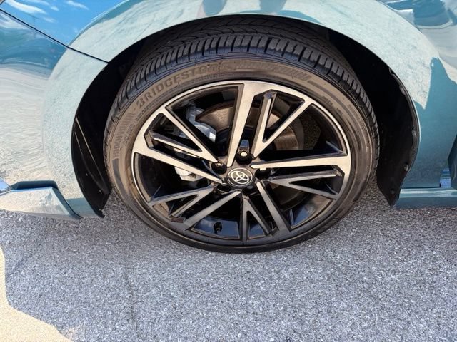 Used 2025 Toyota Camry XSE FWD image 11
