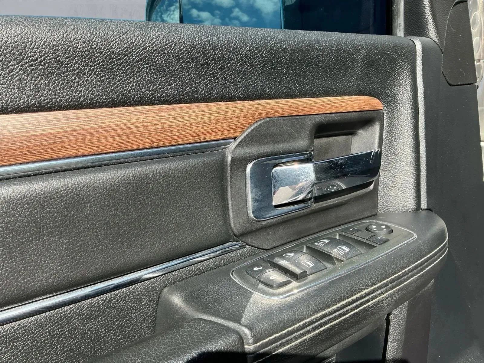 Used 2013 RAM 2500 Laramie image 11