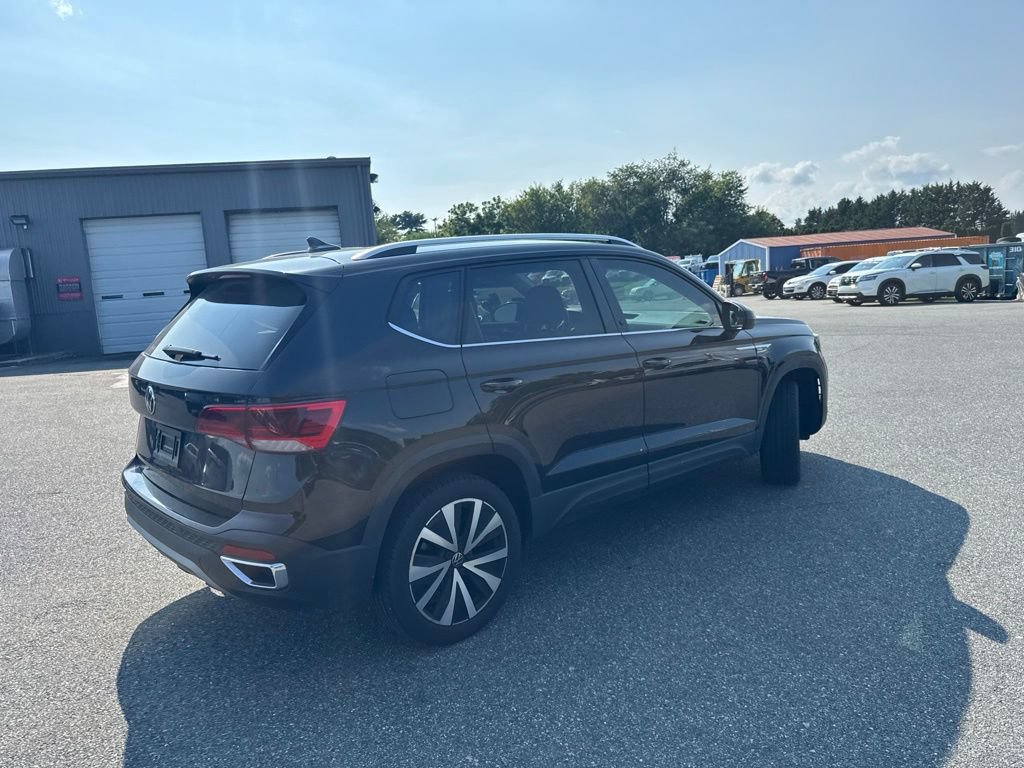 Used 2024 Volkswagen Taos SE FWD image 6