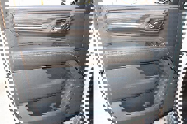 Used 2021 GMC Yukon Denali w/ Denali Premium Package image 23