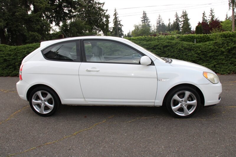 Used 2008 Hyundai Accent SE FWD image 12