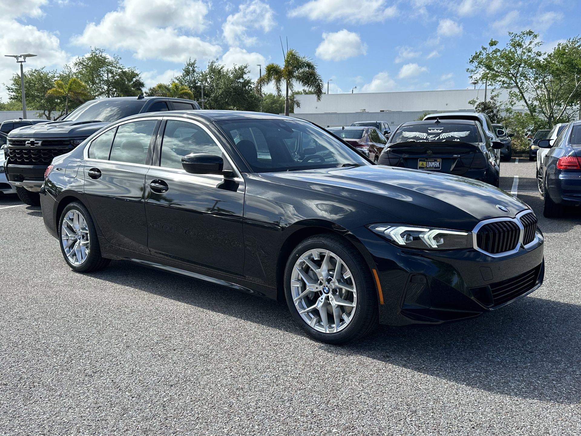 Certified 2025 BMW 330i Sedan image 1