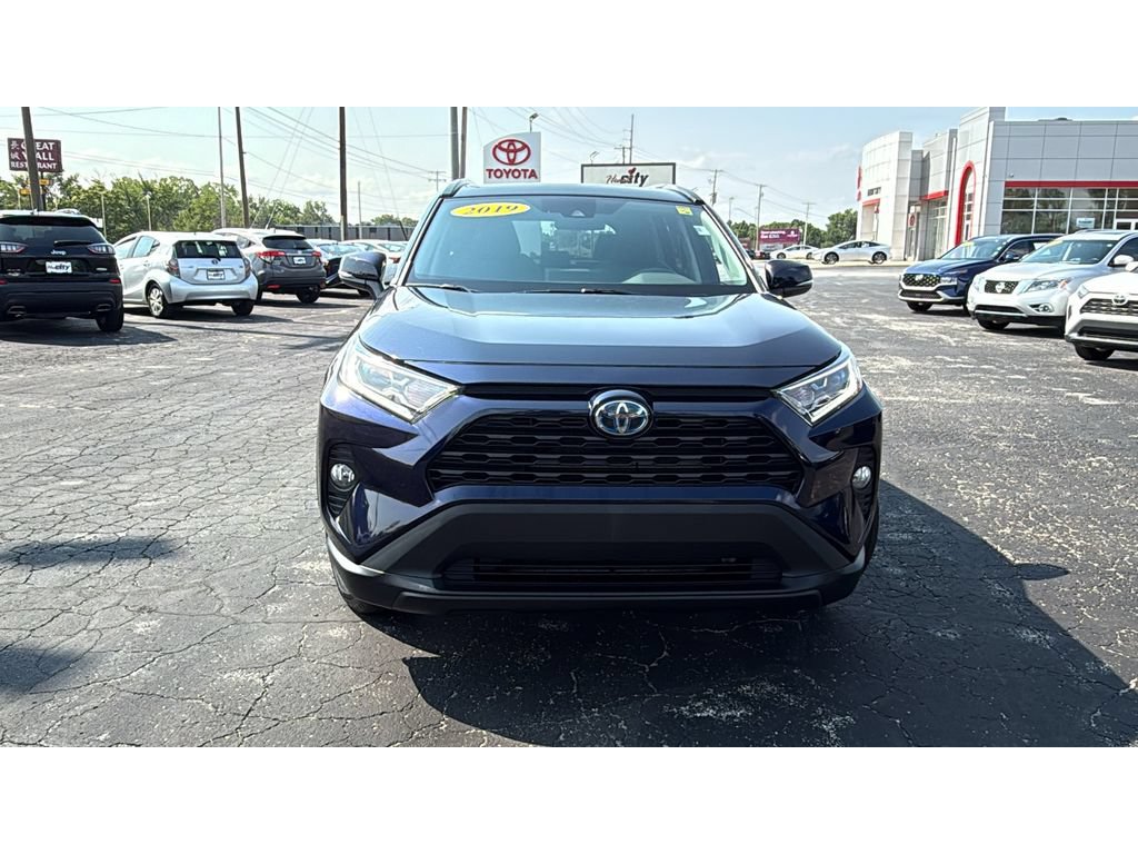 Used 2019 Toyota RAV4 XLE w/ Convenience Package AWD/4WD image 2