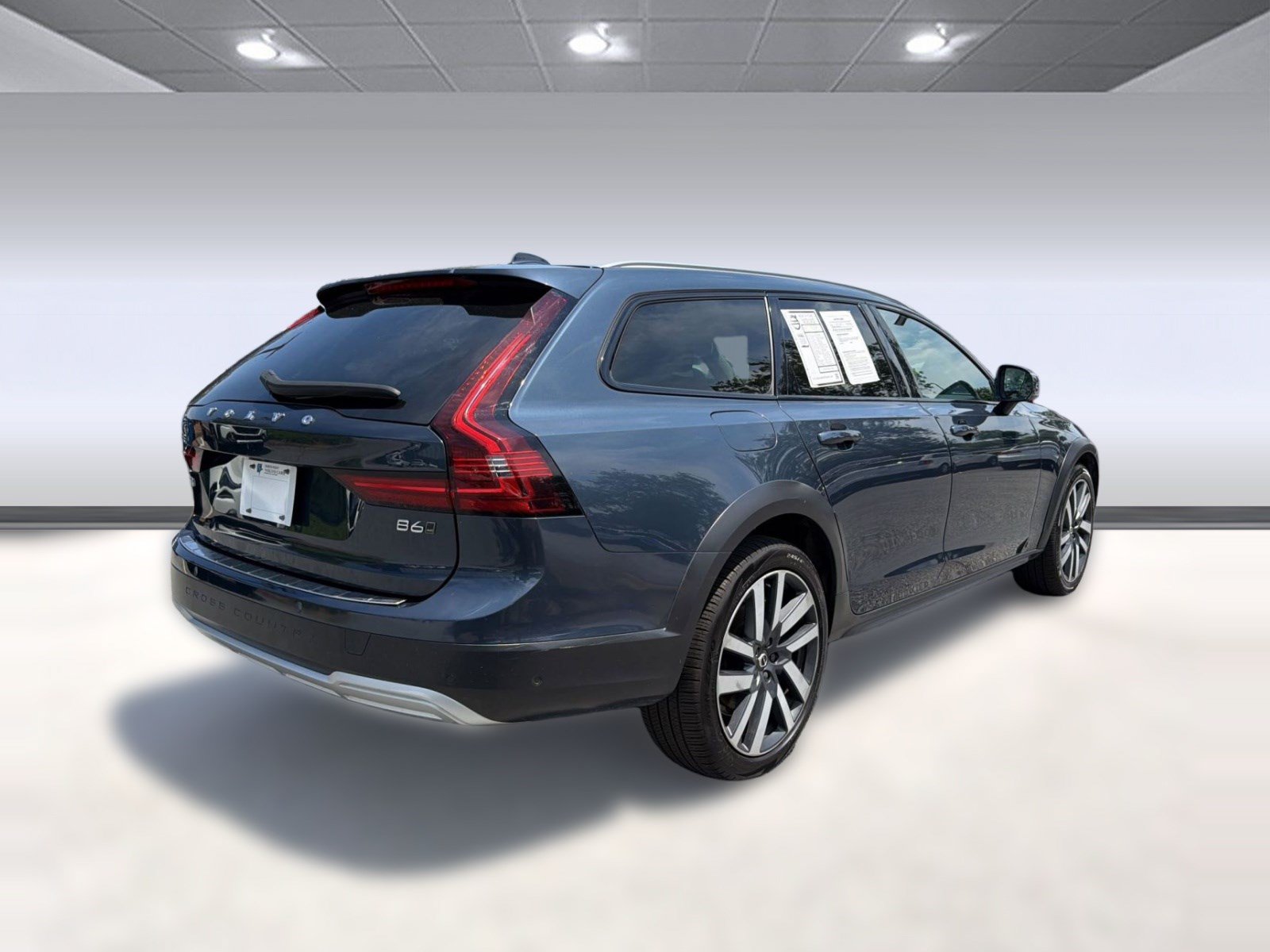 Certified 2022 Volvo V90 B6 Cross Country w/ Advanced Package AWD/4WD image 9