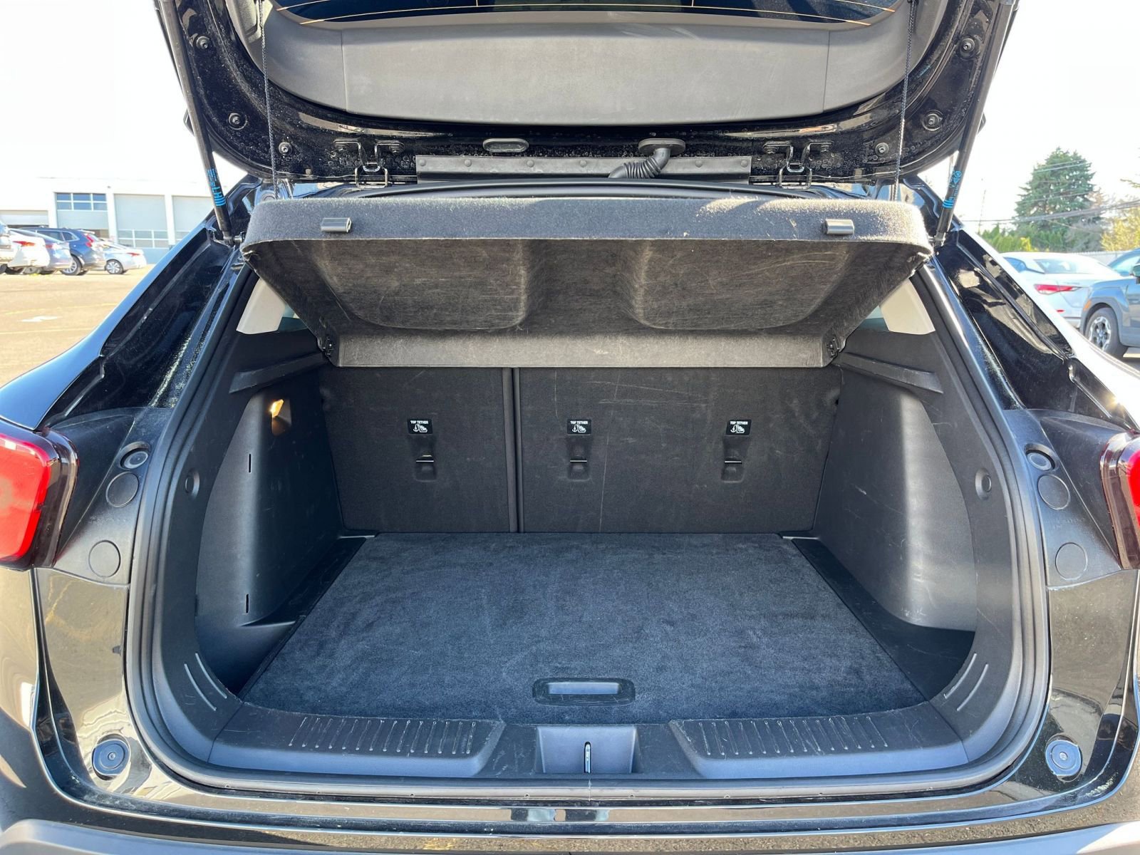 Used 2025 Chevrolet Trax LT FWD image 30