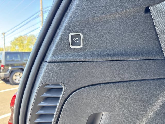 Used 2026 Chrysler Pacifica Select AWD/4WD image 14