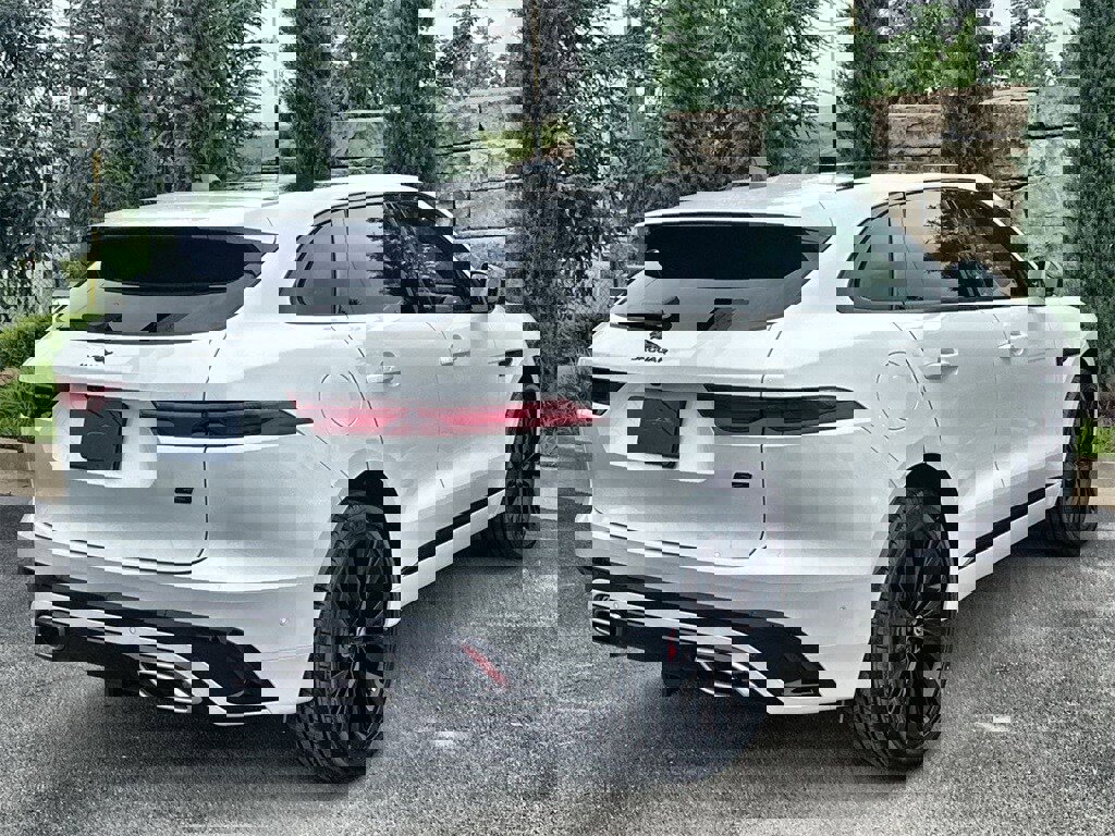 New 2026 Jaguar F-PACE R-Dynamic S image 5