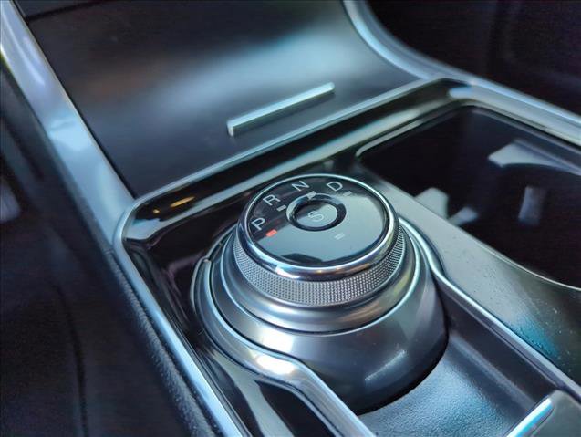 Used 2019 Ford Edge Titanium image 9