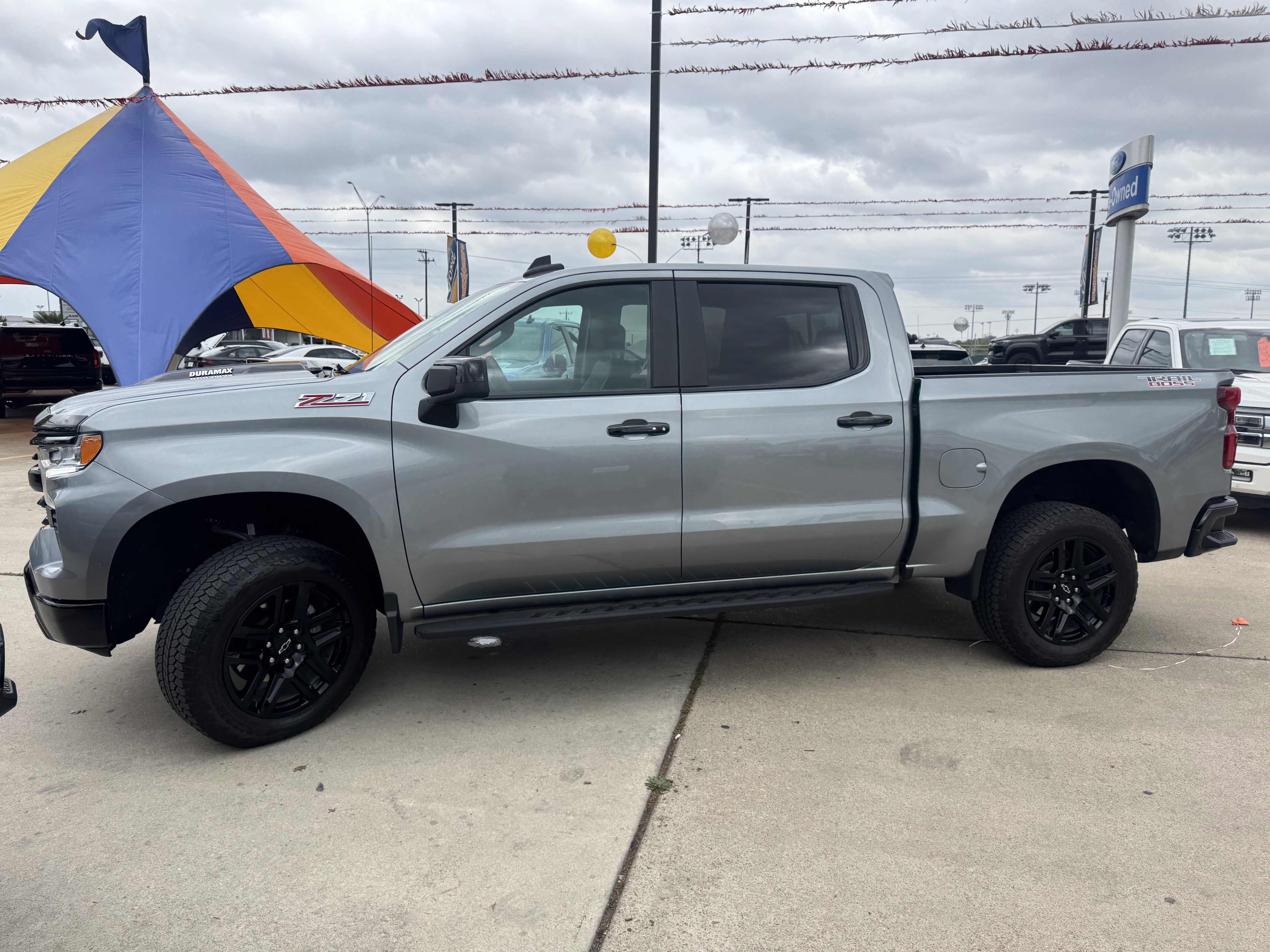 Used 2025 Chevrolet Silverado 1500 LT Trail Boss w/ Convenience Package II image 10