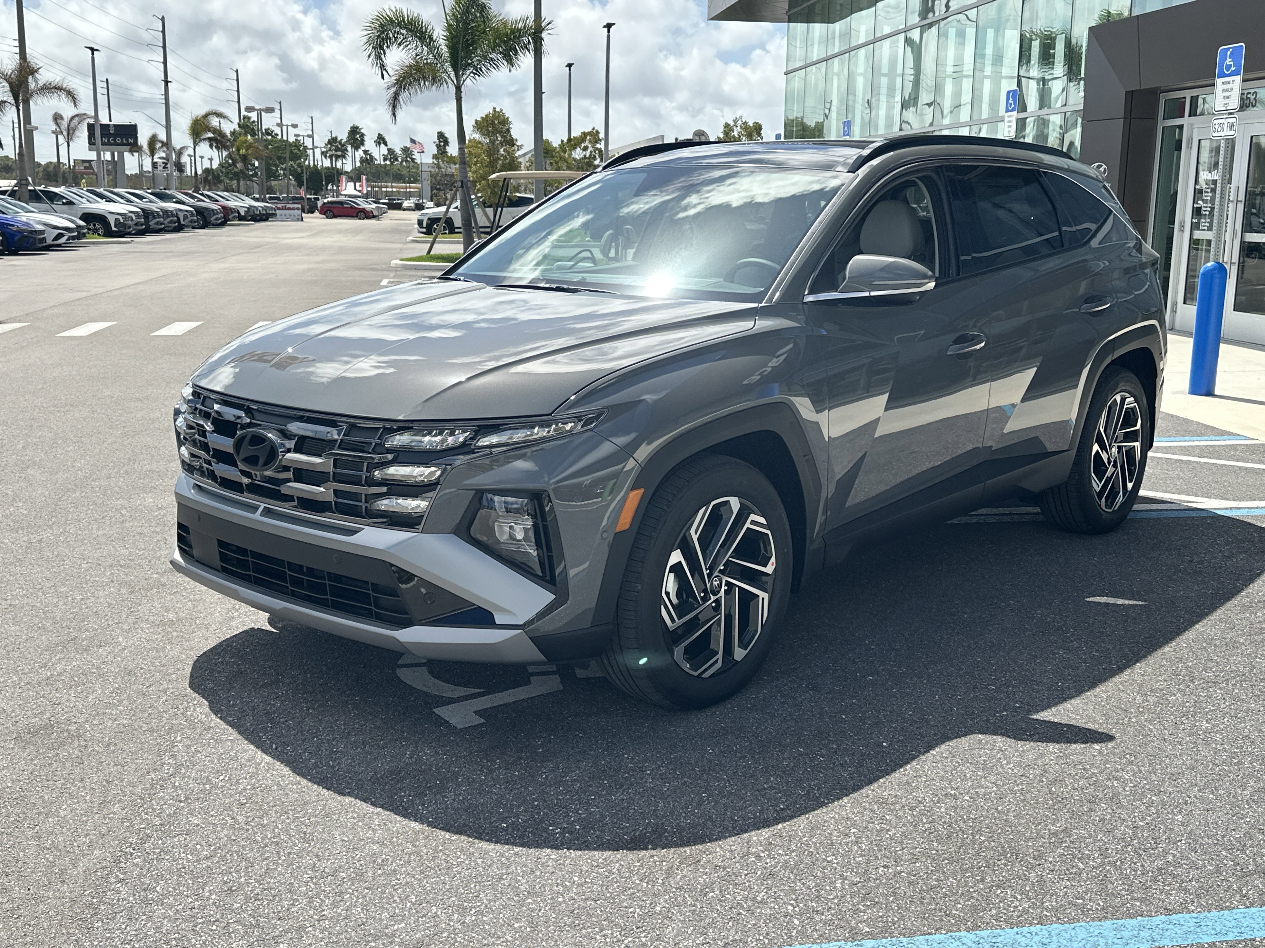 New 2026 Hyundai Tucson Limited FWD image 3