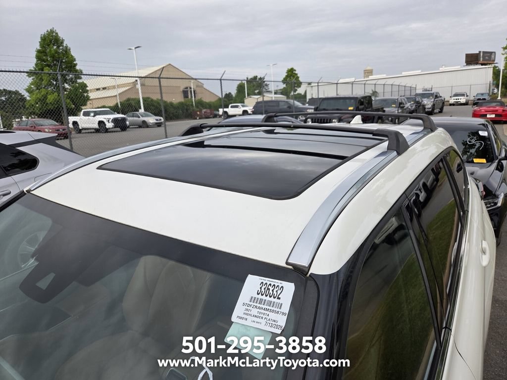 Used 2021 Toyota Highlander Platinum FWD image 6