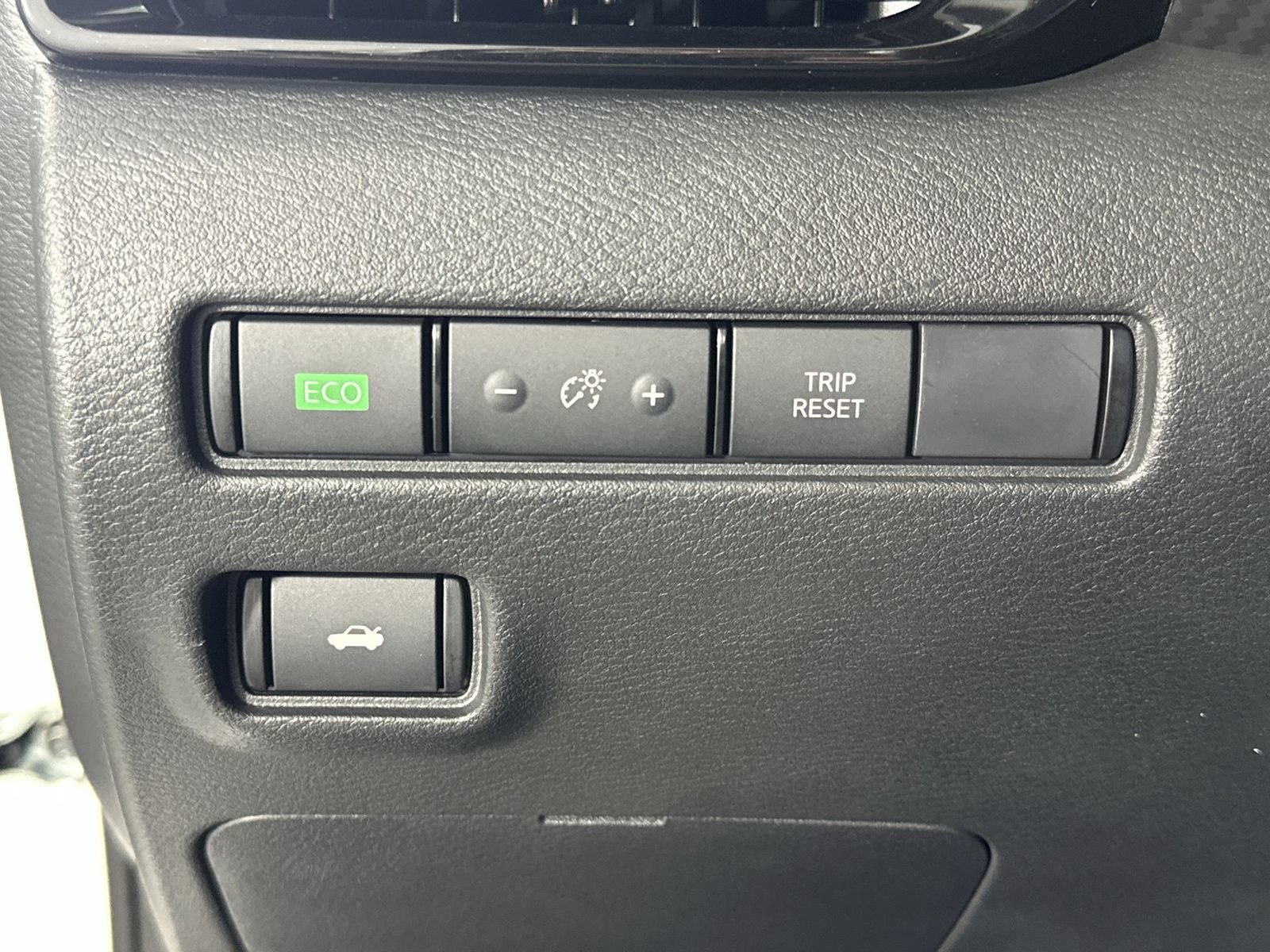 Certified 2024 Nissan Sentra SV FWD image 22