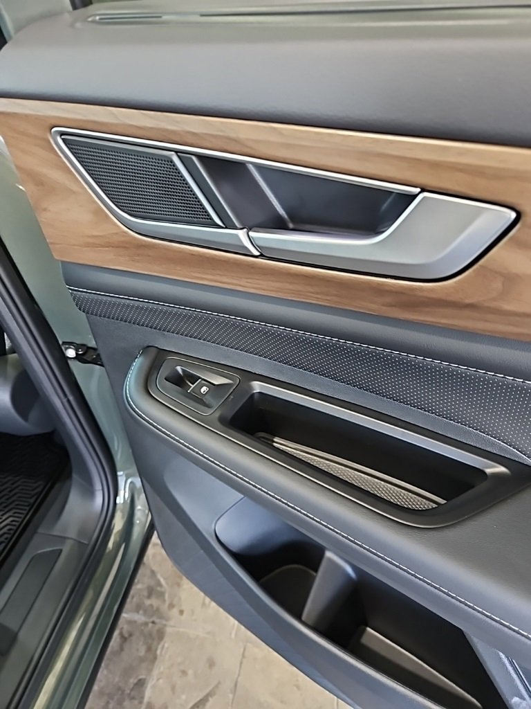New 2026 Volkswagen Atlas SE image 17