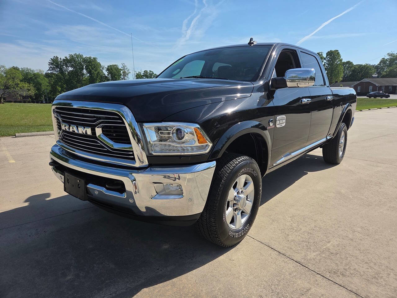 Used 2017 RAM 2500 Longhorn AWD/4WD image 3