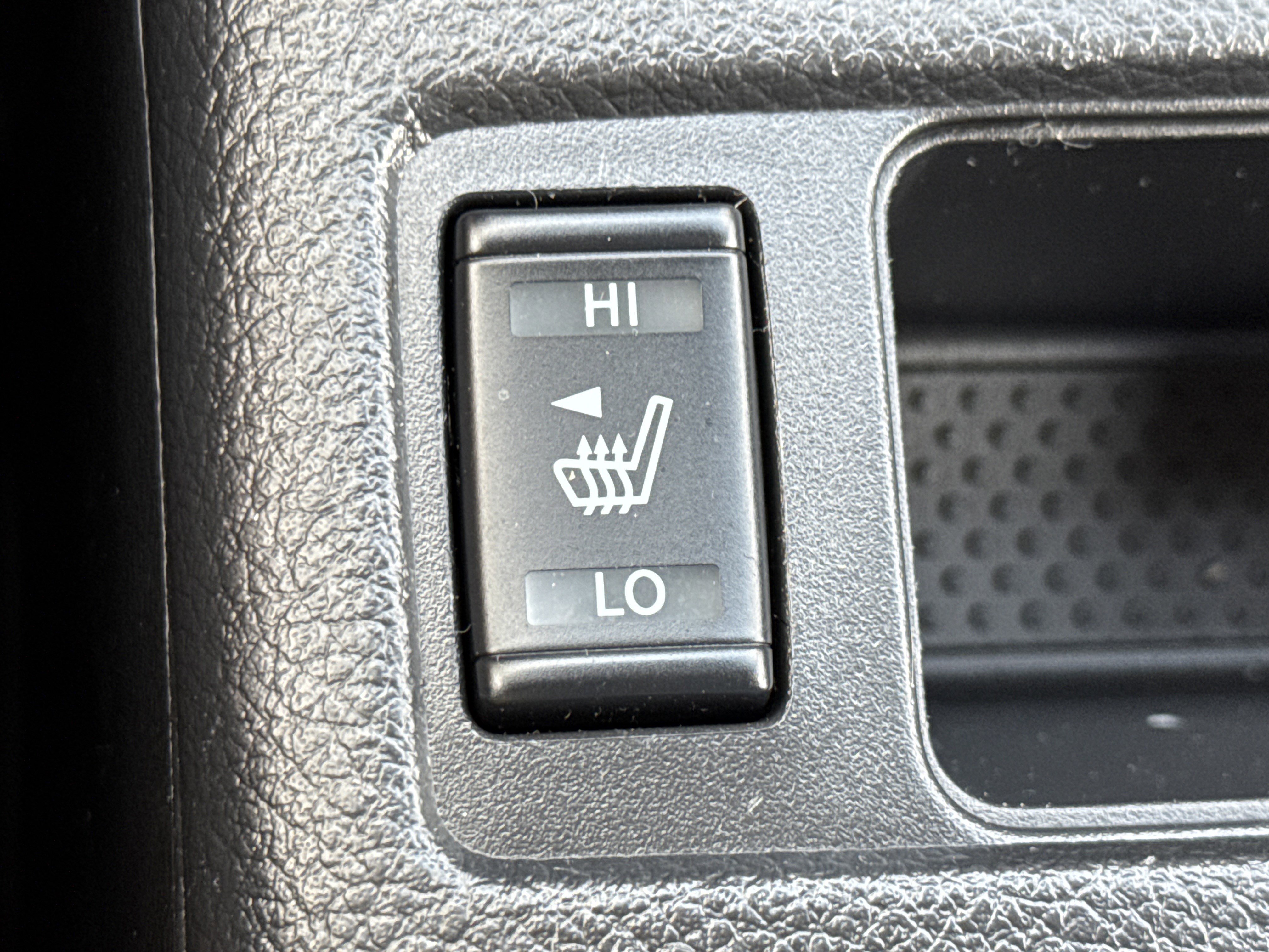 Used 2020 Nissan Rogue SV AWD/4WD image 22